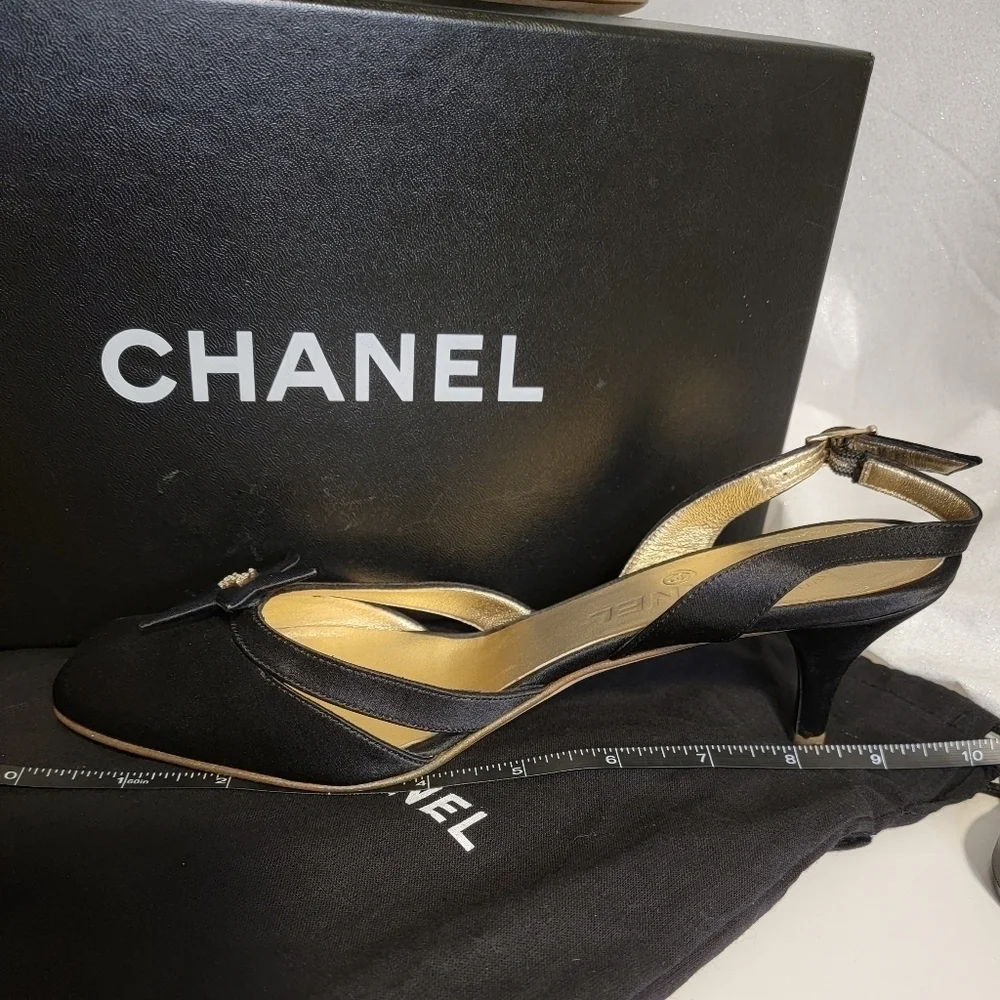 CHANEL Rare Black "Star" Sample Shoes - Picture 6 of 9